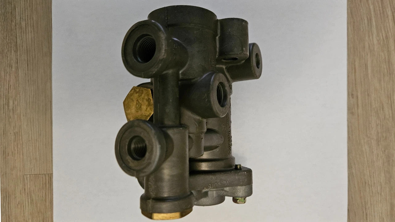 065147 HR-1 Bendix Brake Valve